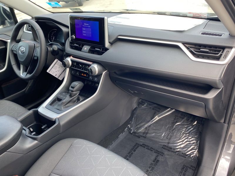 2025 Toyota RAV4 XLEImage 9