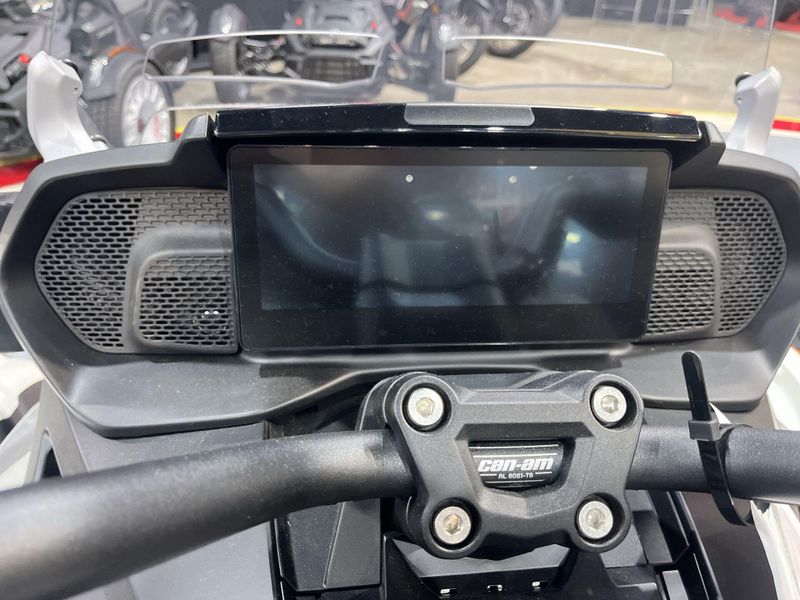 New 2026 Can-Am SPYDER F3 LIMITED (SE6) Image 20