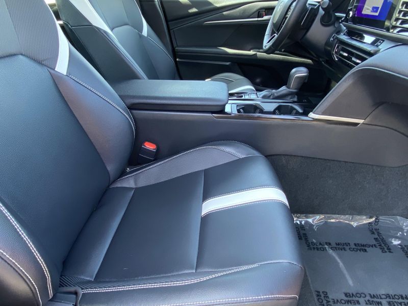 2025 Toyota Camry SEImage 12
