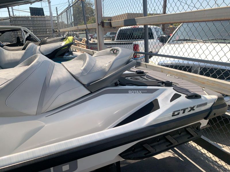 New 2025 Sea-Doo GTX LIMITED 325 (SOUND SYSTEM) Image 6