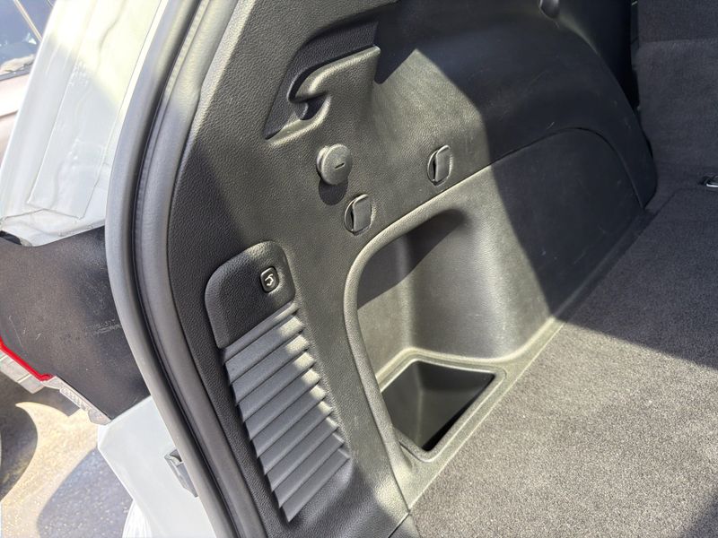 Used 2021 Jeep Grand Cherokee Laredo XImage 19