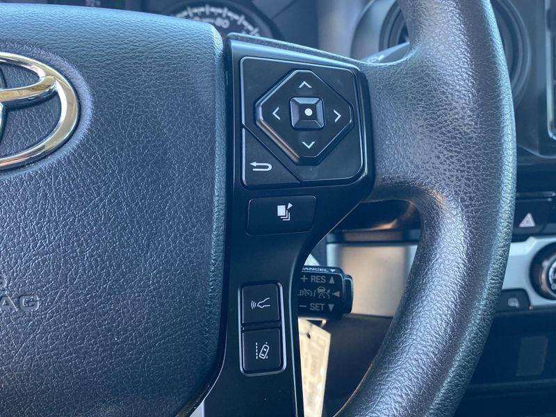 Used 2018 Toyota Tacoma Image 27