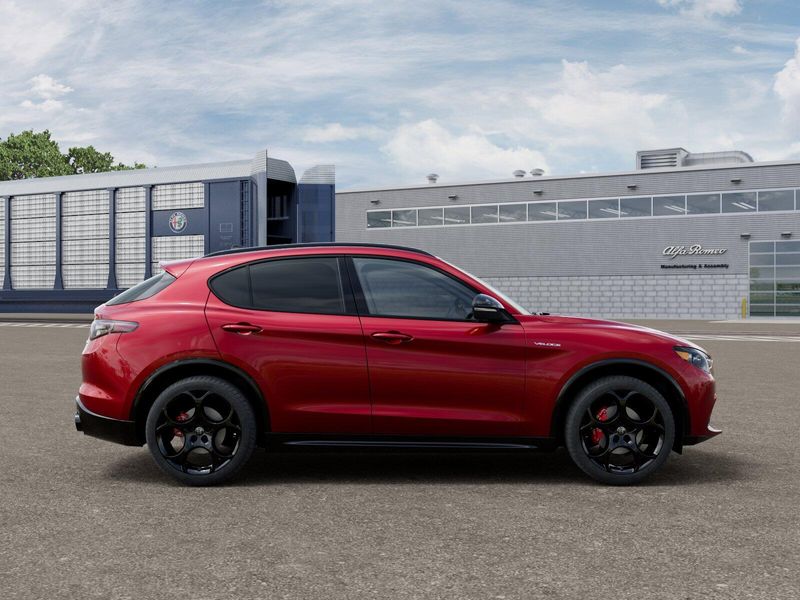 New 2026 Alfa Romeo Stelvio AwdImage 12