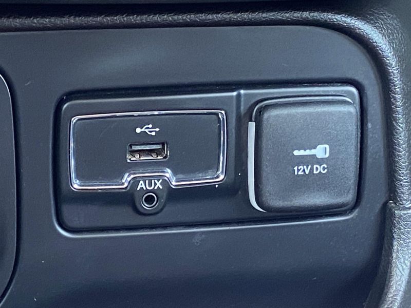 2017 Jeep Renegade Image 22