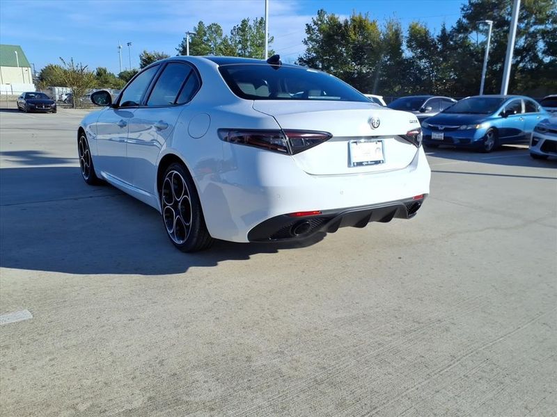 New 2025 Alfa Romeo Giulia RwdImage 8