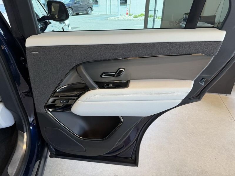 2023 Land Rover Range Rover Sport SE