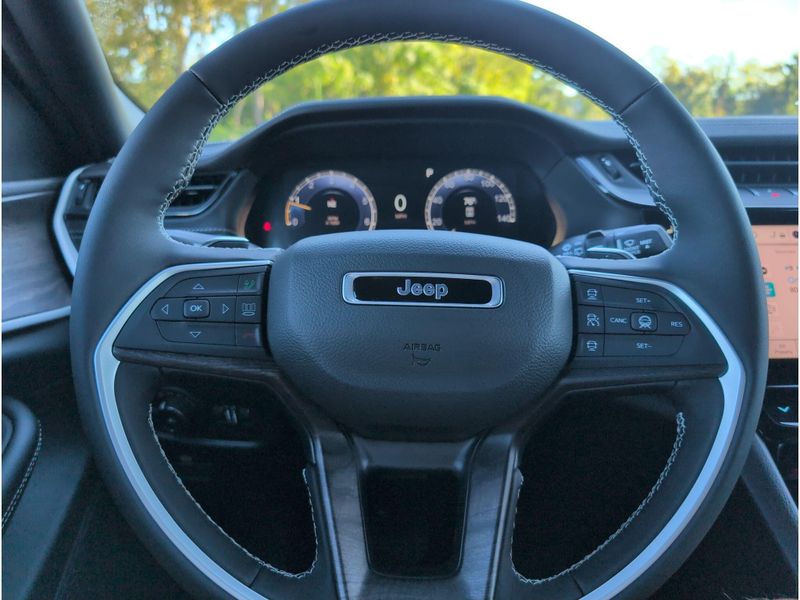 New 2027 Jeep Grand Cherokee Limited 4x4Image 22