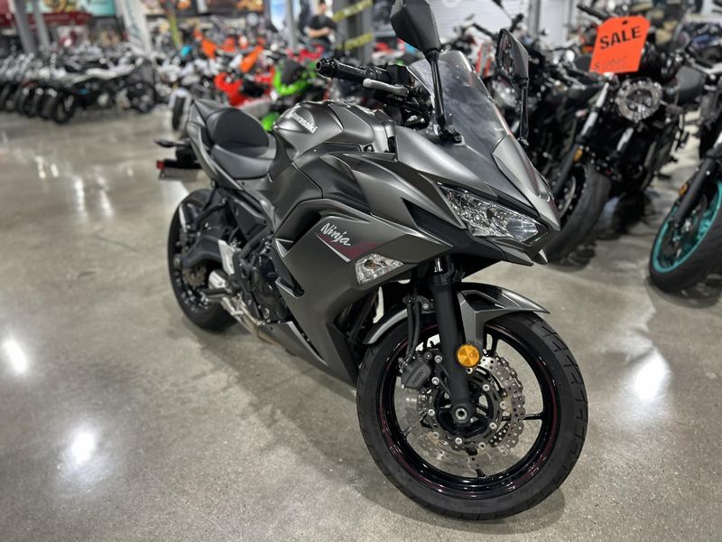 Used 2022 Kawasaki NINJA 650 Image 2