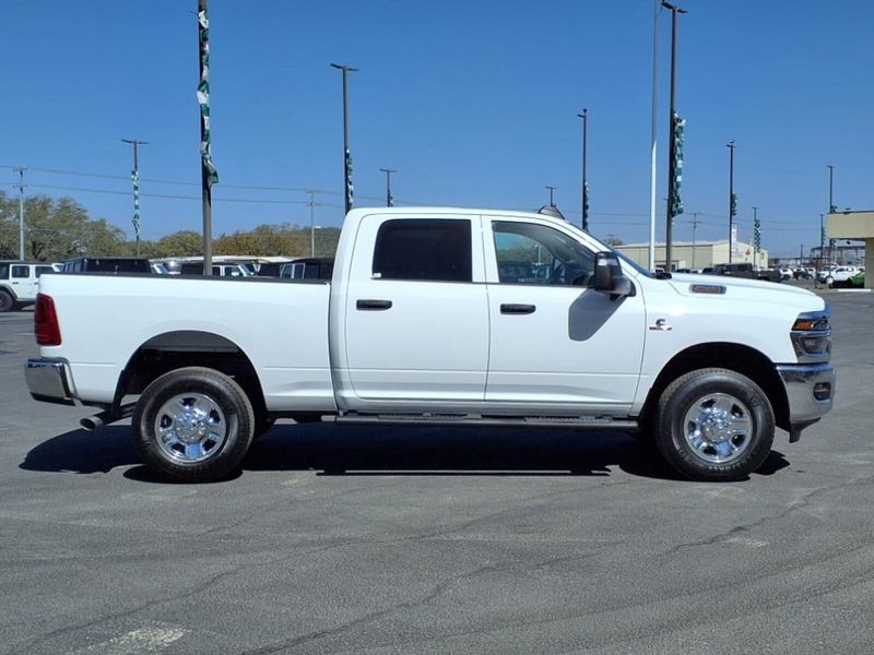 2025 Ram 2500 Tradesman photo 4