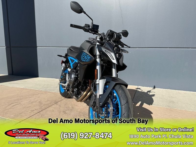 2024 Suzuki GSX800RQM4  in a BLACK exterior color. Del Amo Motorsports of South Bay (619) 547-1937 delamomotorsports.com 