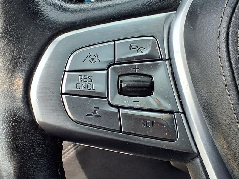 2016 BMW 750i 750iImage 22