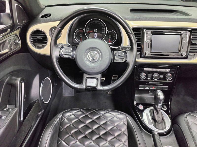 2019 Volkswagen Beetle Convertible Final Edition SELImage 21