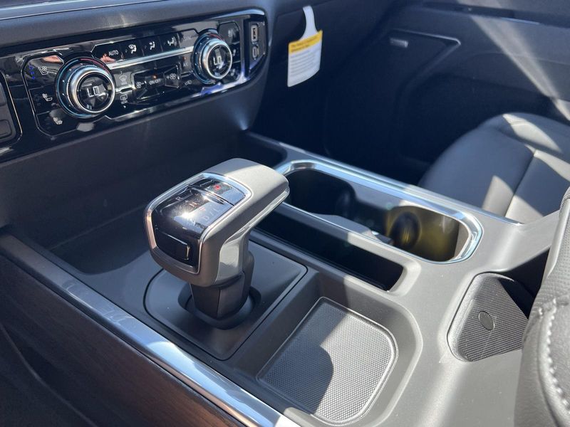 2026 Gmc Sierra 1500 SLT photo 25