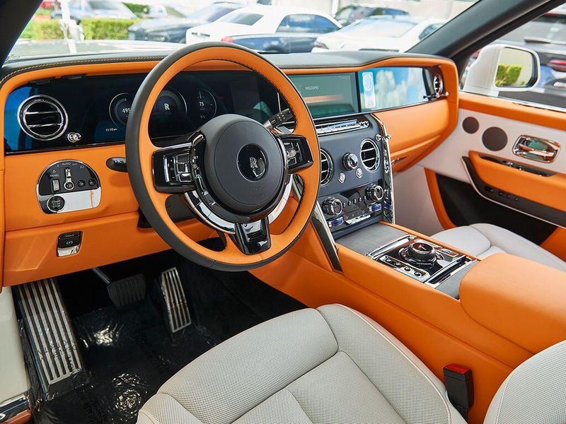 Used 2025 Rolls-Royce Cullinan Image 10