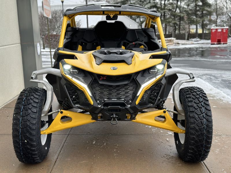 2024 Can-Am Maverick R X rs 999T DCTImage 4