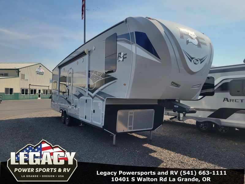 Used 2022 ARCTIC FOX 29-5K Image 1