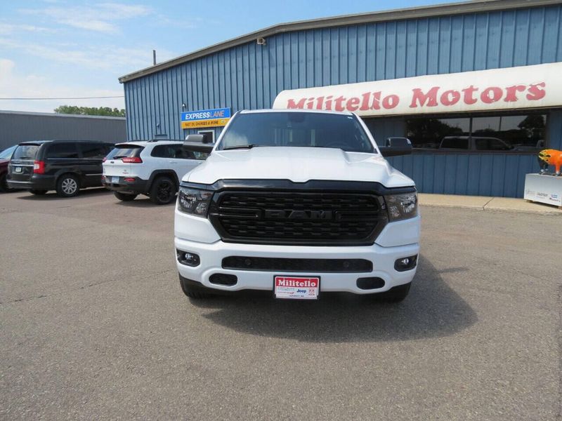 Used 2023 RAM 1500 Big Horn 4x4 4dr Crew Cab 5.6 ft. SB PickupImage 4