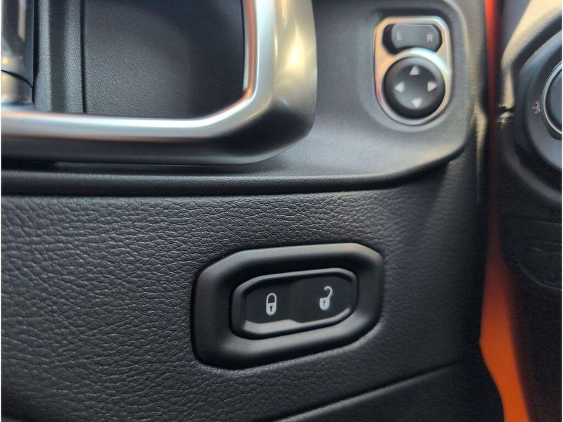 New 2026 Jeep Wrangler 4-door SaharaImage 13