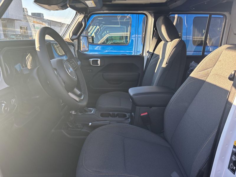 New 2026 Jeep Wrangler 4-door Sport SImage 23