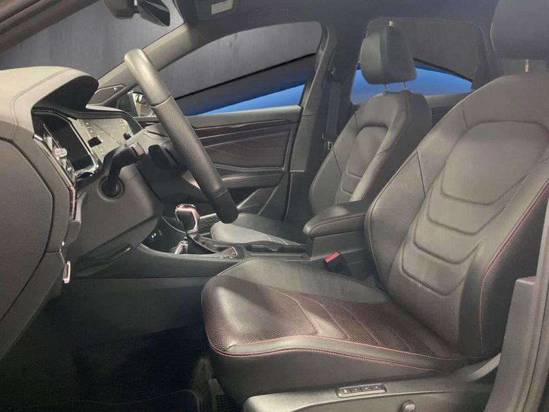 Used 2024 Volkswagen Jetta GLI AutobahnImage 4