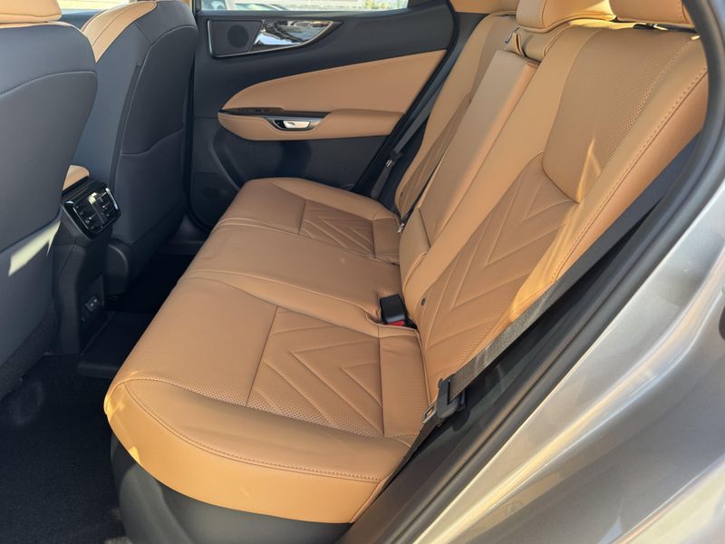 New 2026 Lexus NX 450h+ PremiumImage 30