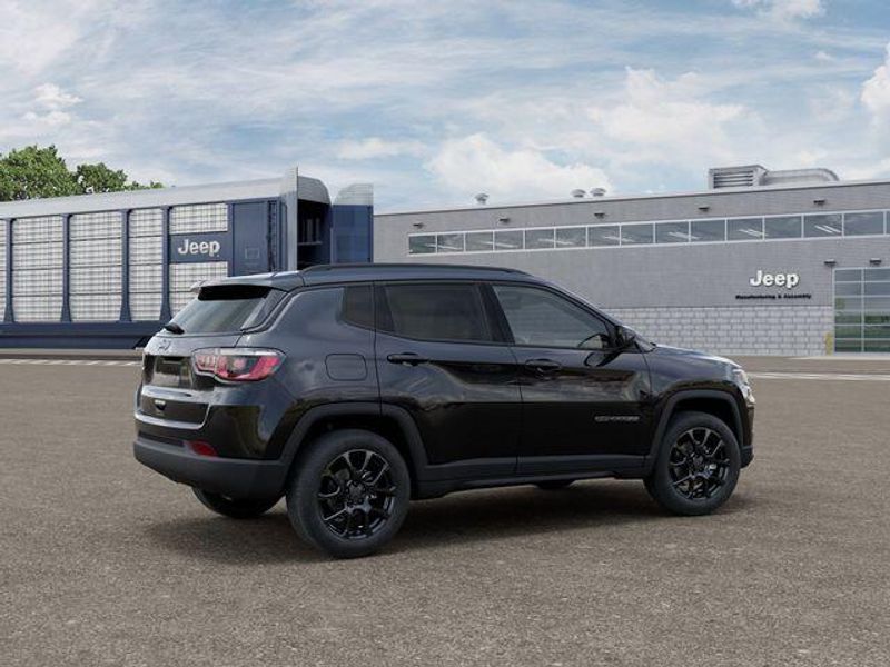New 2026 Jeep Compass Latitude Altitude 4x4Image 4