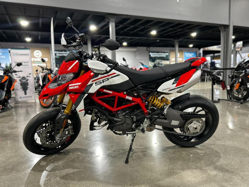 New 2025 Ducati HYPERMOTARD 950 SP Image 25