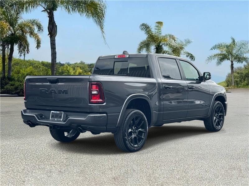New 2026 RAM 1500 Laramie Crew Cab 4x2 5'7' Box