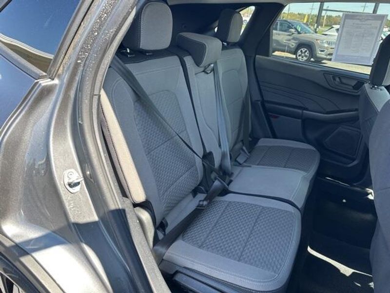 2022 Ford Escape SEImage 10
