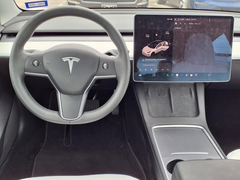 2021 Tesla Model 3 Long RangeImage 4