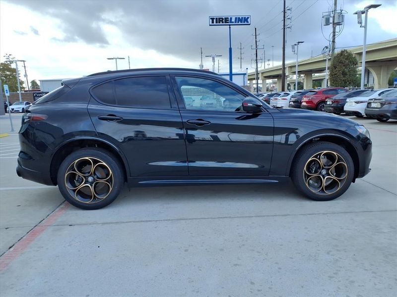 New 2025 Alfa Romeo Stelvio Intensa AwdImage 5