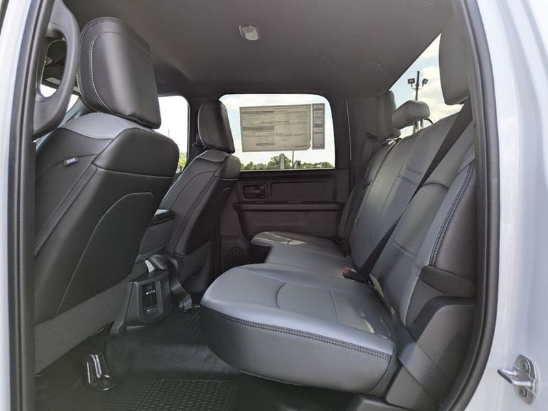 2024 RAM 2500 Tradesman Crew Cab 4x4 6