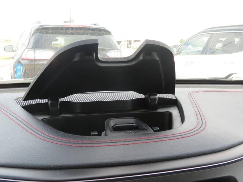 Used 2019 Jeep Cherokee Trailhawk 4x4 4dr SUVImage 21