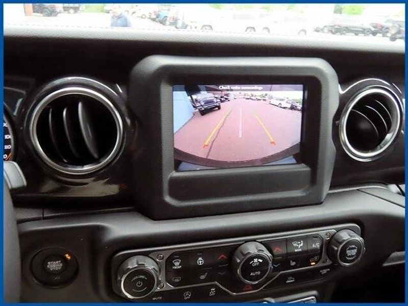 2021 Jeep Wrangler Unlimited Sahara AltitudeImage 18