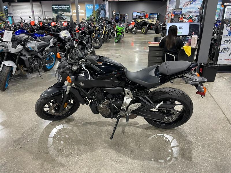 Used 2016 Yamaha FZ-07 Image 8