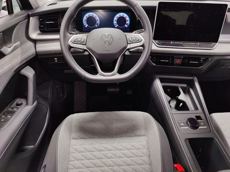 Used 2025 Volkswagen Tiguan S 4-Motion AWDImage 13