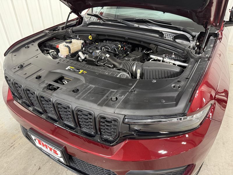 Used 2024 Jeep Grand Cherokee AltitudeImage 19