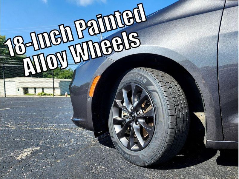 Used 2021 Chrysler Pacifica Touring L S