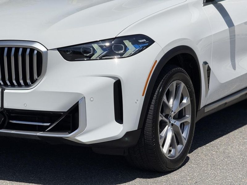 2025 BMW X5 xDrive40iImage 11