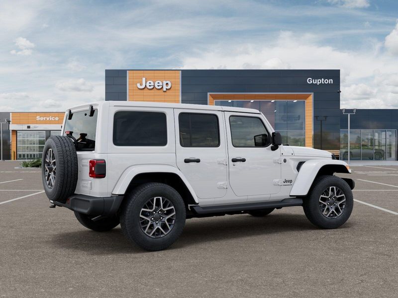 New 2026 Jeep Wrangler 4-door SaharaImage 30