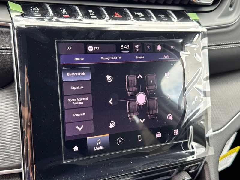 New 2026 Jeep Grand Cherokee Laredo 4x2
