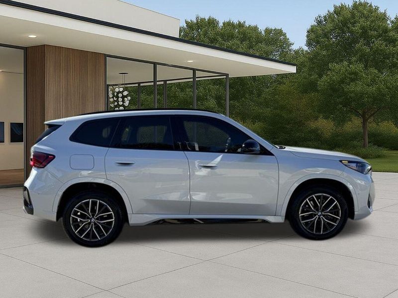 Used 2023 BMW X1 xDrive28iImage 6
