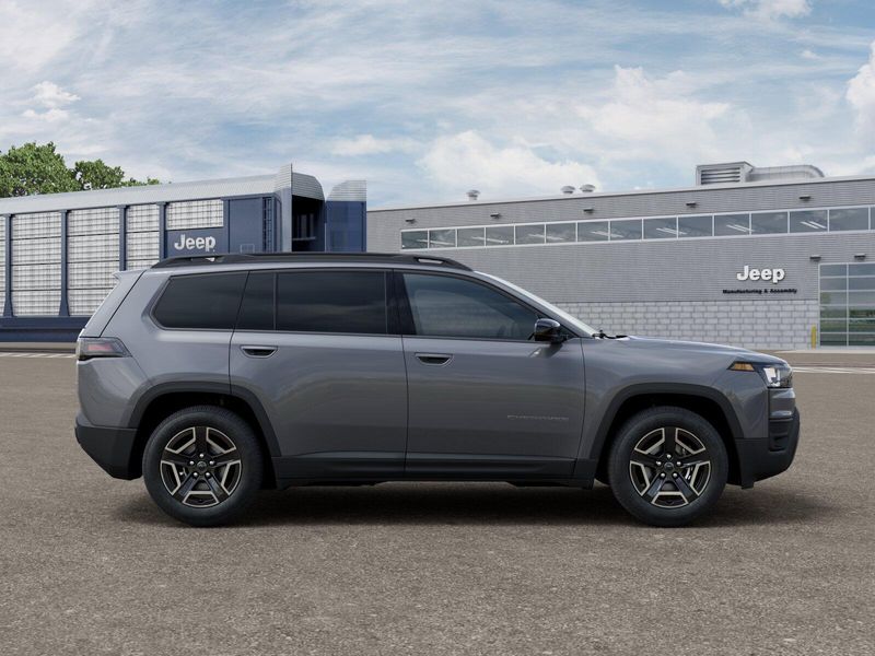 New 2027 Jeep Cherokee Laredo 4x4Image 12