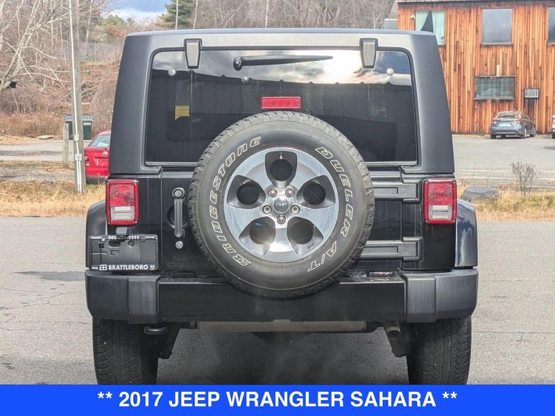 2017 Jeep Wrangler Sahara photo 4