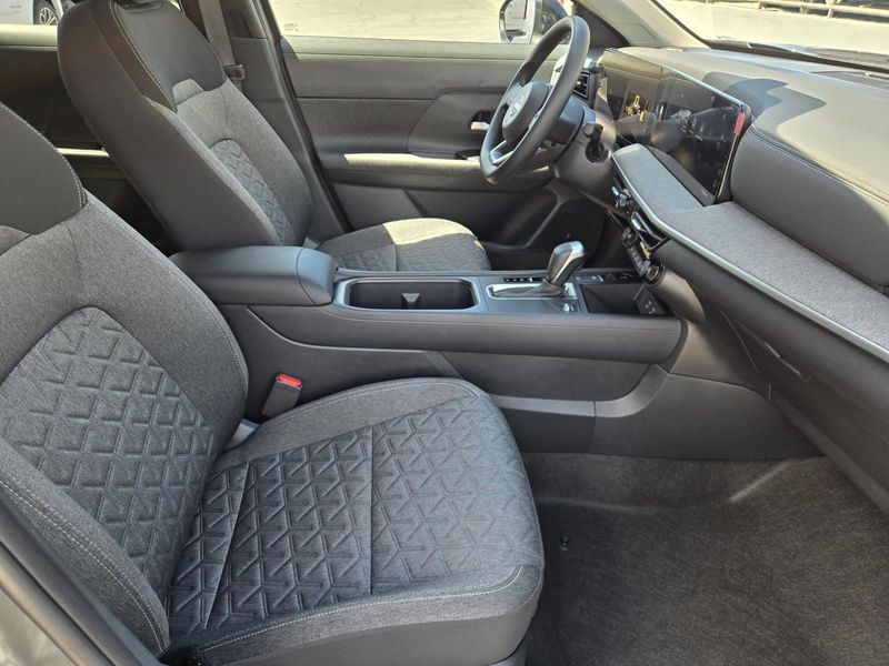 Used 2026 Nissan Kicks SV FWD