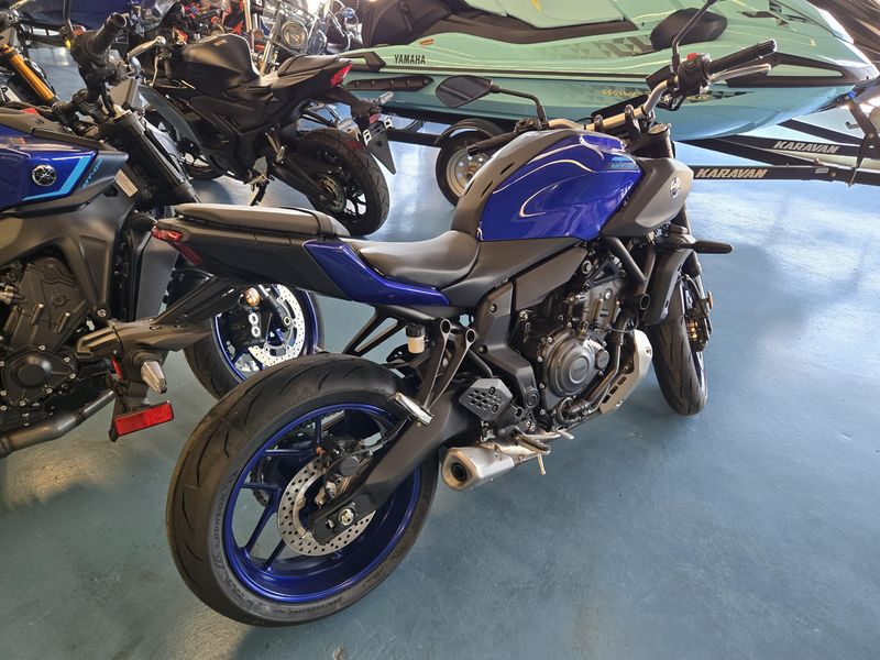 2025 Yamaha MT07 TEAM BLUE Image 3