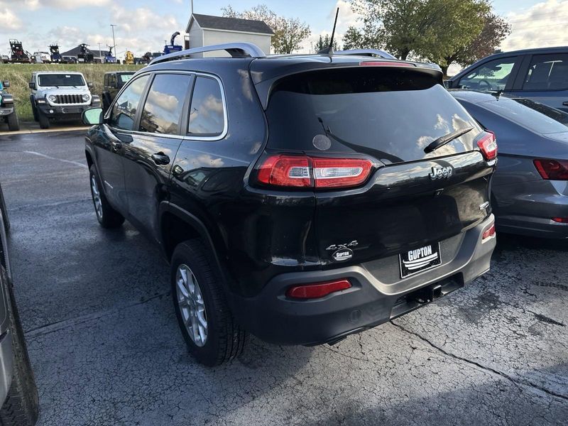 2016 Jeep Cherokee LatitudeImage 8