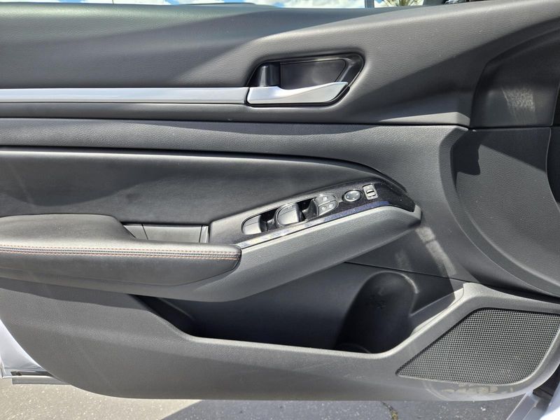 Used 2025 Nissan Altima SR FWD