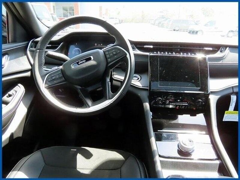 2025 Jeep Grand Cherokee AltitudeImage 12
