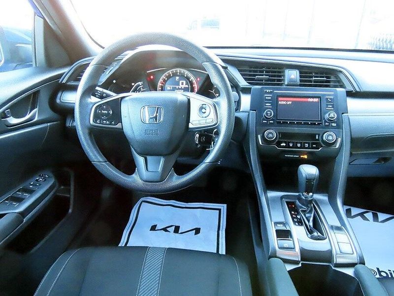 2018 Honda Civic LXImage 11